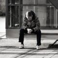 悲しさや不安を抱える男性